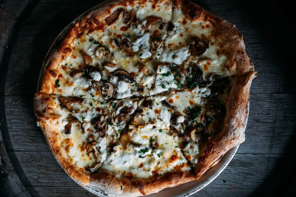 Funghi Bianco Pizza